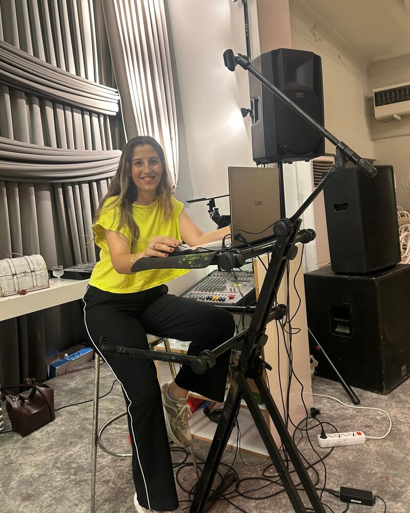 Uşak Bayan DJ ekipman